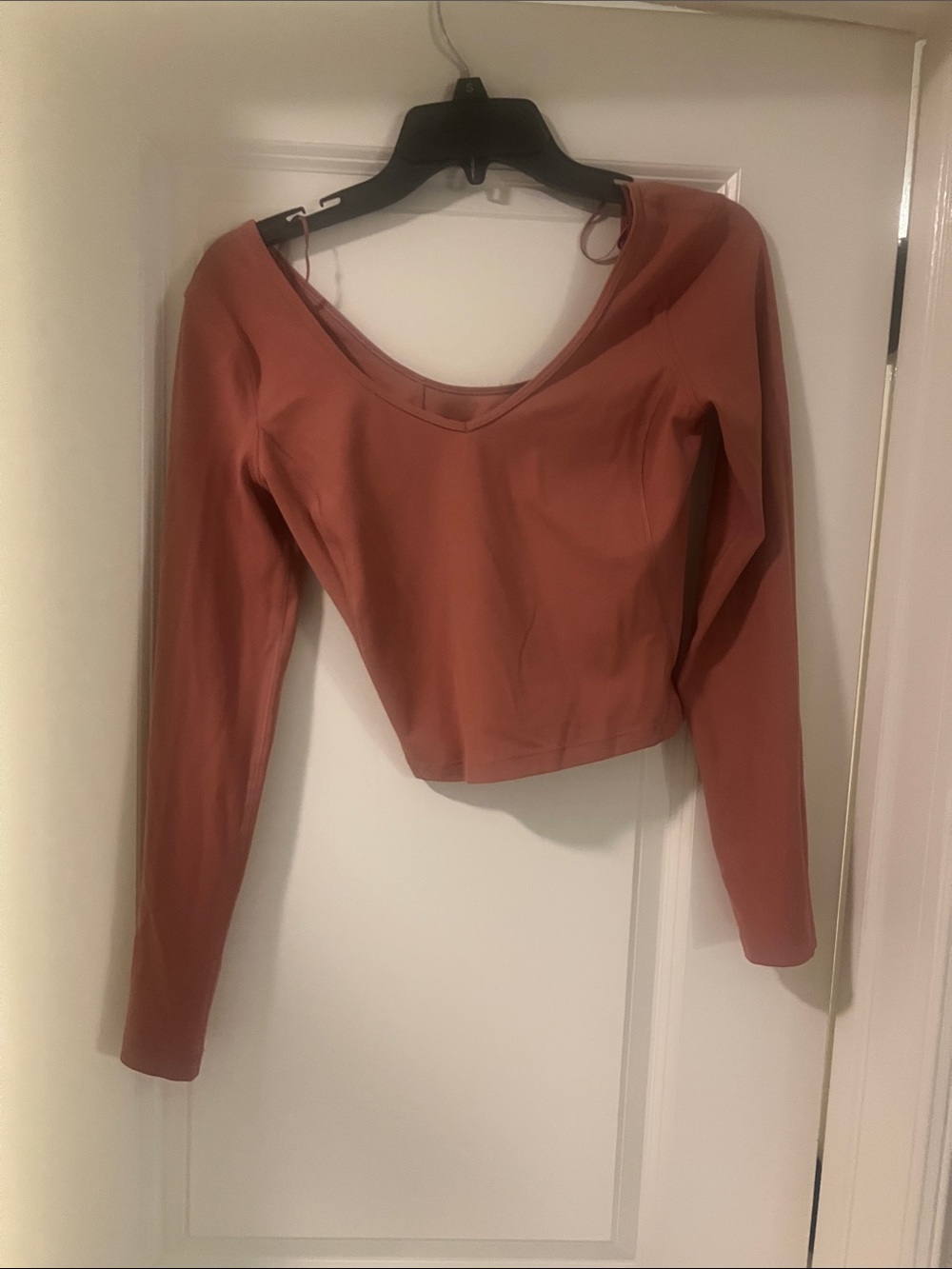 Women’s Long Sleeve V-Neck Crop Top in Terracotta